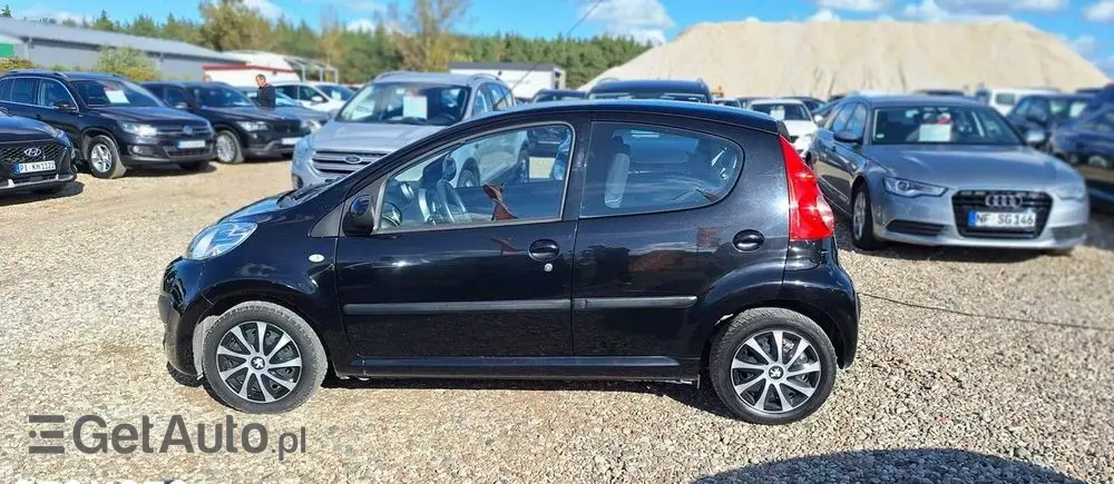 PEUGEOT 107 