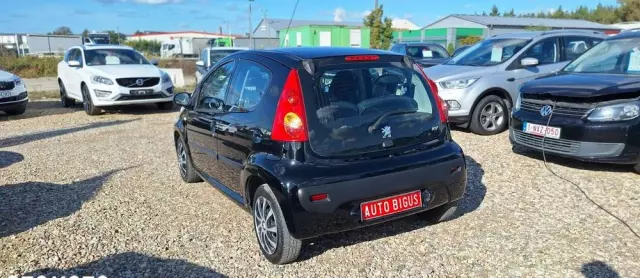 PEUGEOT 107 