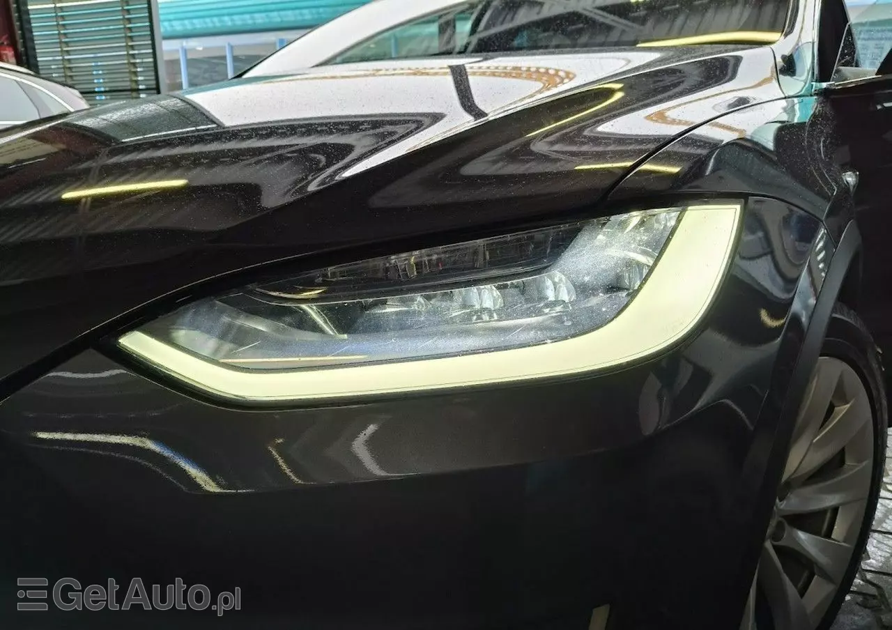 TESLA Model X Performance