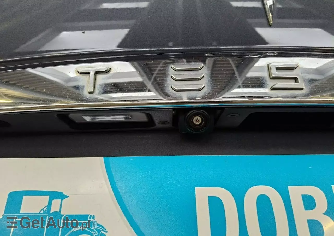 TESLA Model X Performance