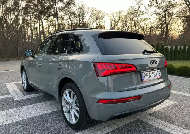 AUDI Q5 45 TFSI quattro S tronic sport