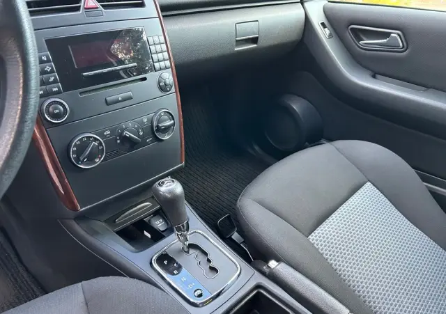 MERCEDES-BENZ Klasa A 150 Autotronic Avantgarde Polar Star