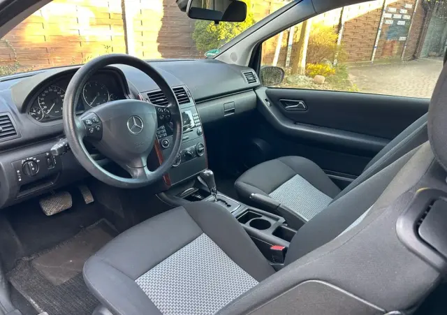 MERCEDES-BENZ Klasa A 150 Autotronic Avantgarde Polar Star