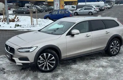 VOLVO V90 Cross Country 