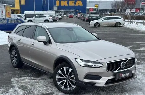 VOLVO V90 Cross Country 