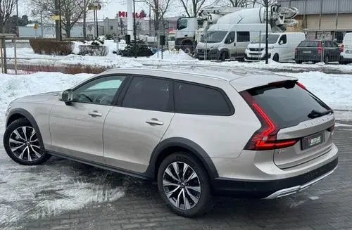 VOLVO V90 Cross Country 