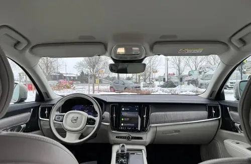 VOLVO V90 Cross Country 