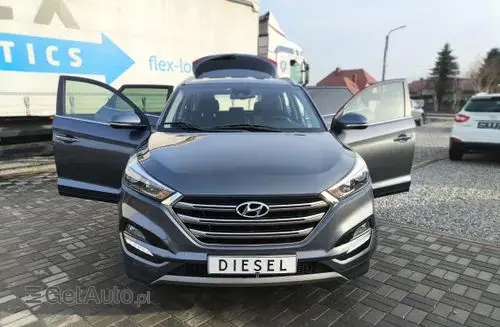 HYUNDAI Tucson 