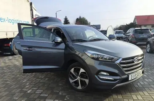 HYUNDAI Tucson 