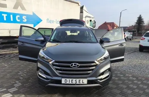 HYUNDAI Tucson 