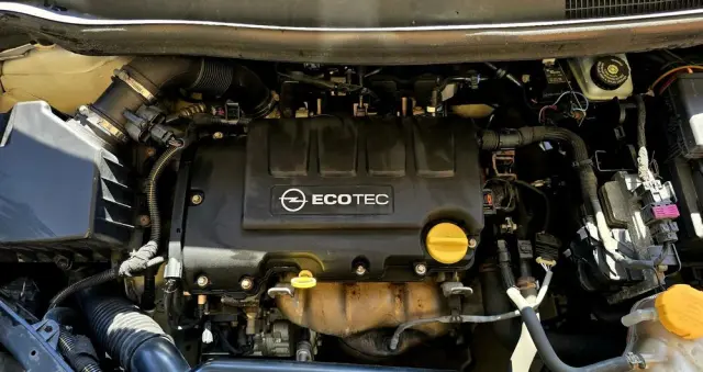 OPEL Corsa 1.4 Turbo (ecoFLEX) Start/Stop Color Edition