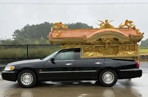 LINCOLN Buddyjski Karawan  