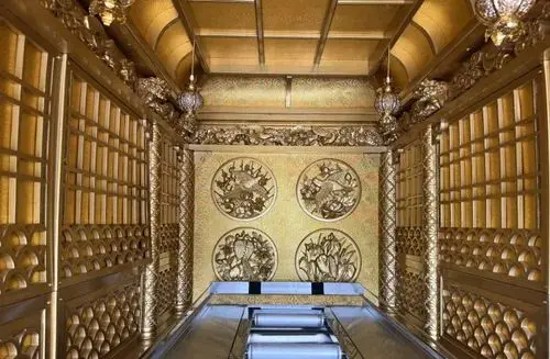 LINCOLN Buddyjski Karawan  