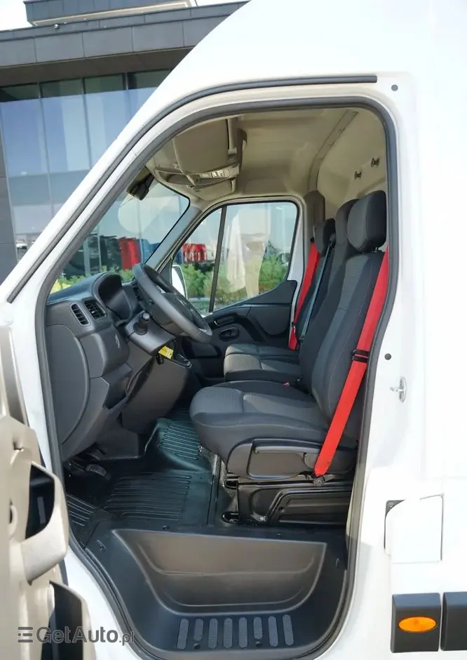 RENAULT MASTER / BLASZAK /  L3H2 / FURGON / 2023 R / SPROWADZONY 
