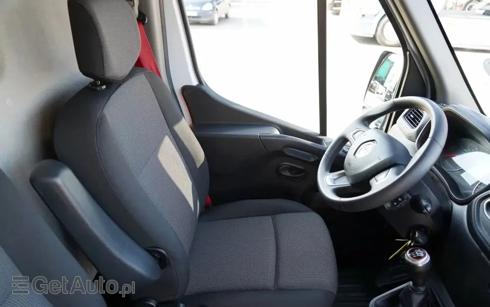 RENAULT MASTER / BLASZAK /  L3H2 / FURGON / 2023 R / SPROWADZONY 