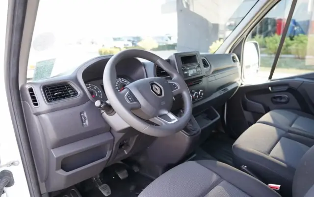 RENAULT MASTER / BLASZAK /  L3H2 / FURGON / 2023 R / SPROWADZONY 