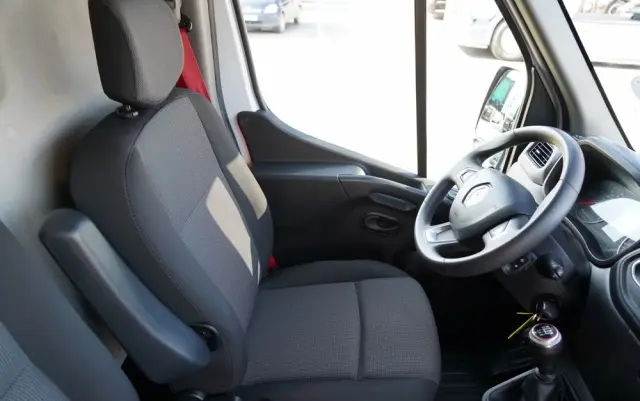 RENAULT MASTER / BLASZAK /  L3H2 / FURGON / 2023 R / SPROWADZONY 