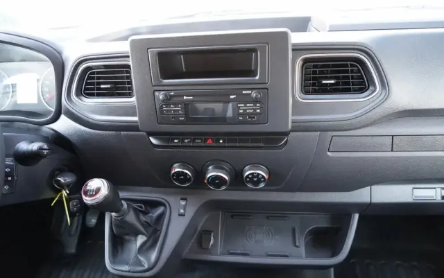 RENAULT MASTER / BLASZAK /  L3H2 / FURGON / 2023 R / SPROWADZONY 