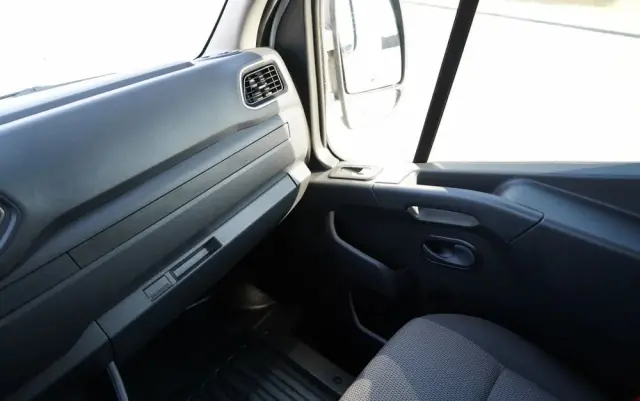 RENAULT MASTER / BLASZAK /  L3H2 / FURGON / 2023 R / SPROWADZONY 