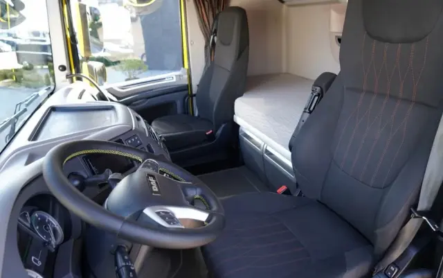 DAF XF 530 / PUSHER / 6X2/  RETARDER /  SPACE CAB /  OŚ PODNOSZONA 