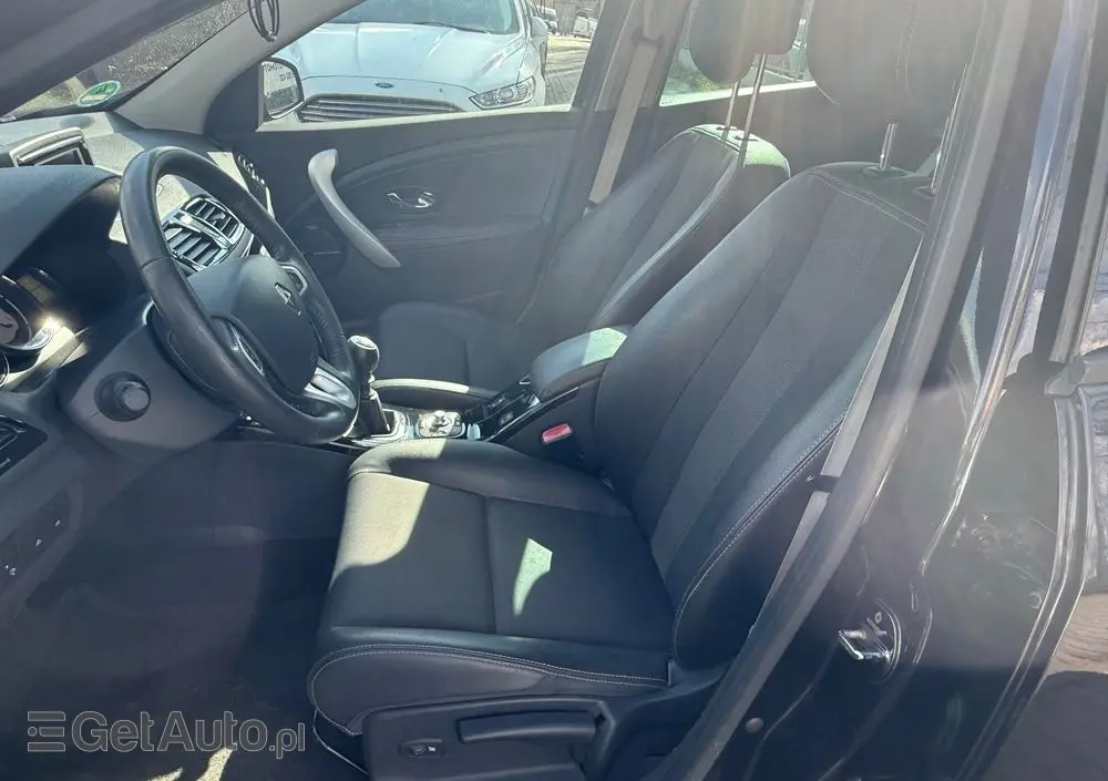 RENAULT Megane Grandtour ENERGY TCe 115 Start & Stop Bose Edition