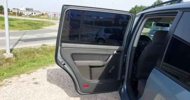 VOLKSWAGEN Touran 1.4 TSI Highline