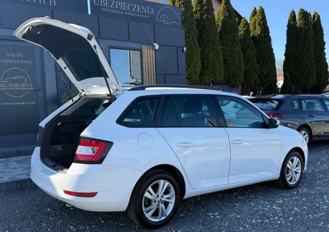 SKODA Fabia 1.0 TSI Ambition