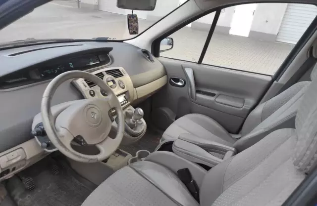 RENAULT Grand Scenic 