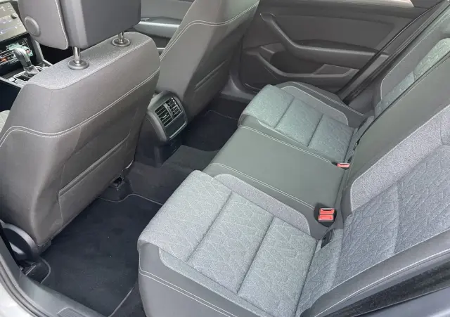 VOLKSWAGEN Passat 2.0 TSI Business DSG