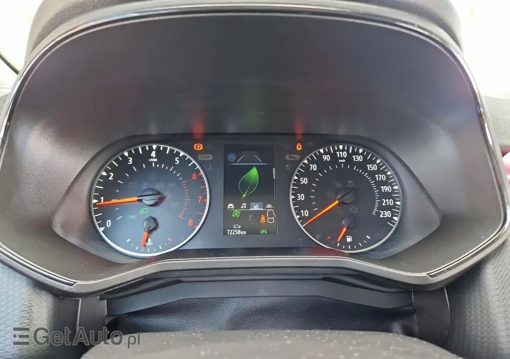 RENAULT Clio 1.0 TCe Zen