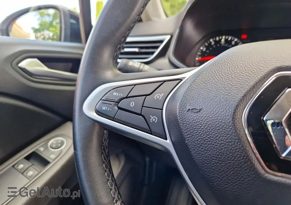 RENAULT Clio 1.0 TCe Zen