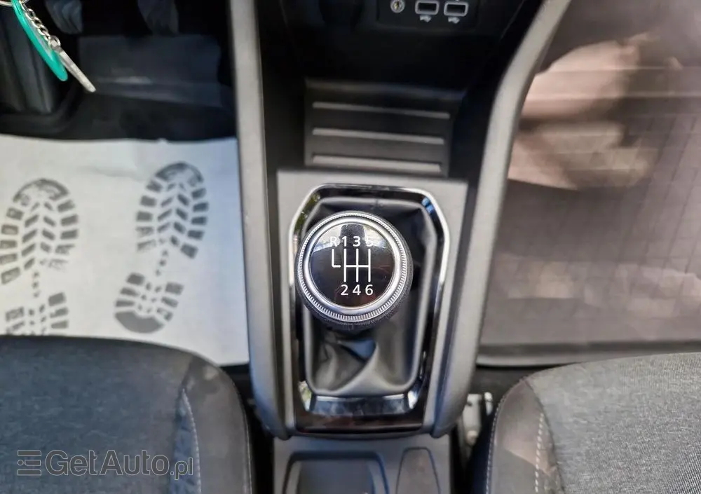 RENAULT Clio 1.0 TCe Zen