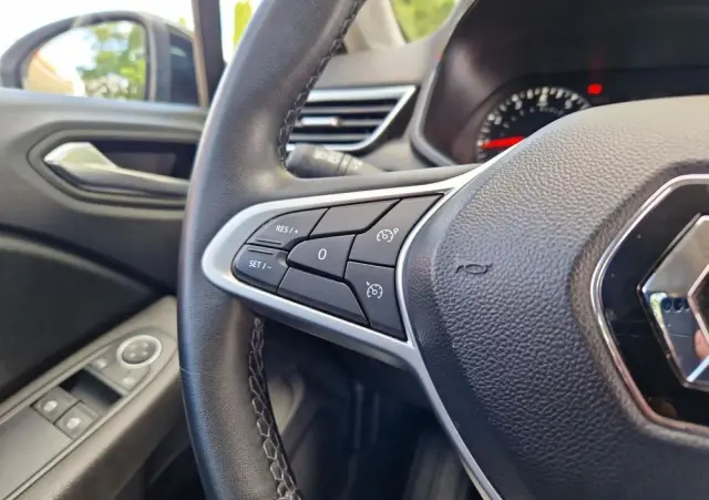 RENAULT Clio 1.0 TCe Zen