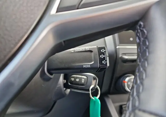 RENAULT Clio 1.0 TCe Zen