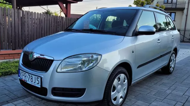 SKODA Fabia 1.2 HTP Elegance