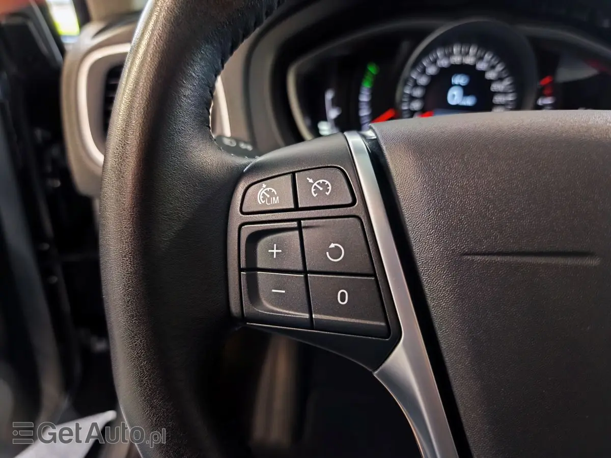 VOLVO V40 Momentum Getr