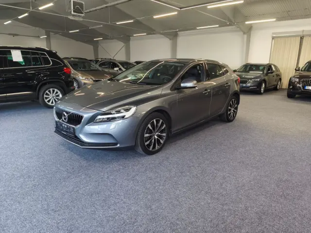 VOLVO V40 Momentum Getr