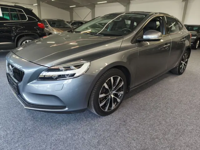 VOLVO V40 Momentum Getr