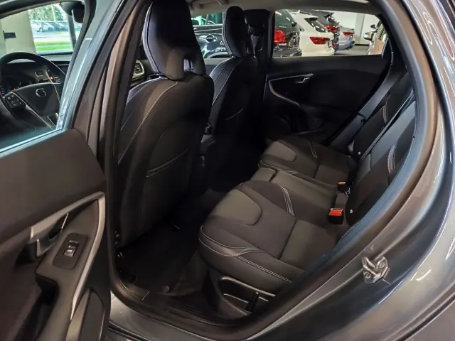 VOLVO V40 Momentum Getr