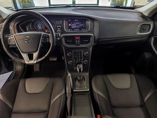 VOLVO V40 Momentum Getr