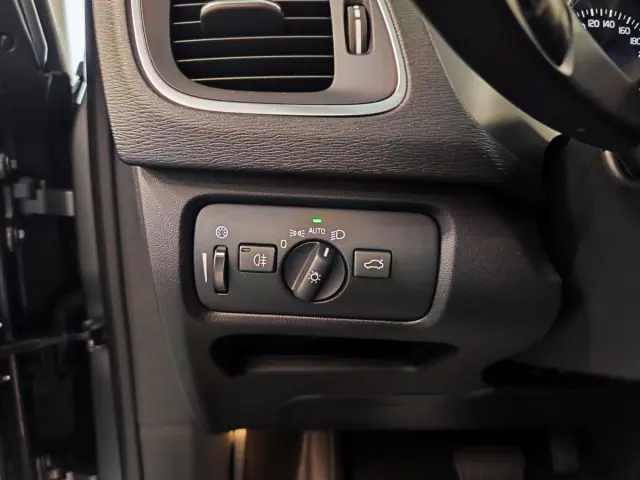 VOLVO V40 Momentum Getr