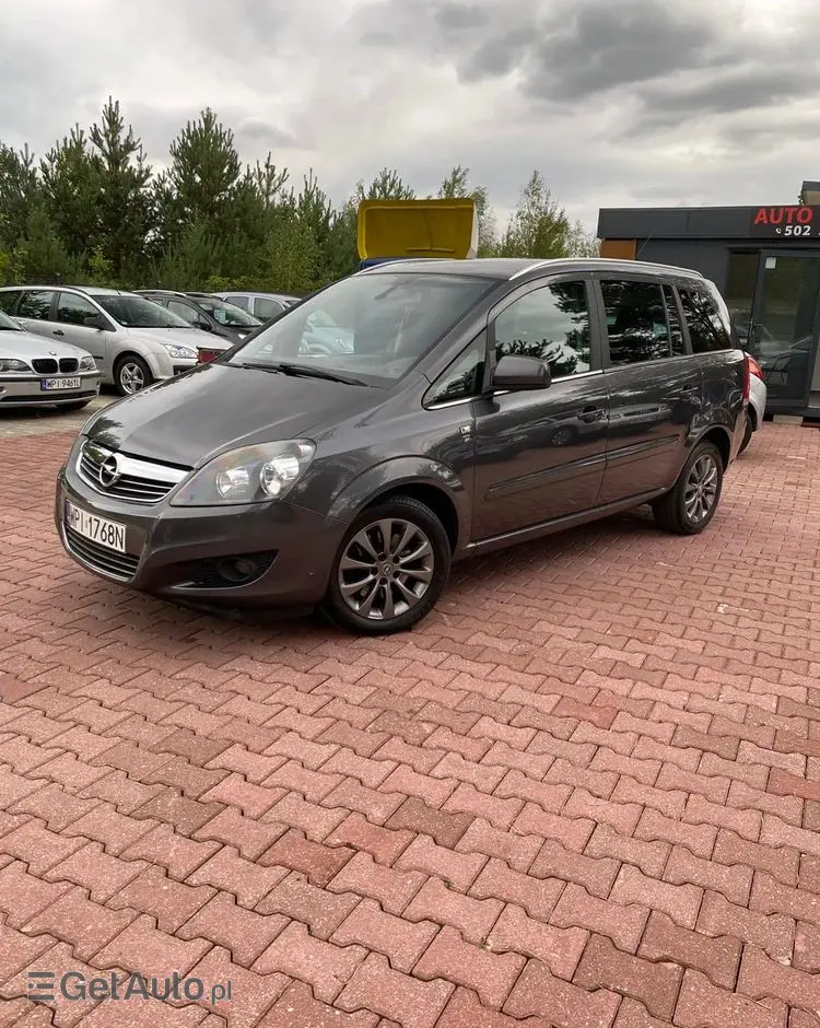 OPEL Zafira 1.6 Cosmo