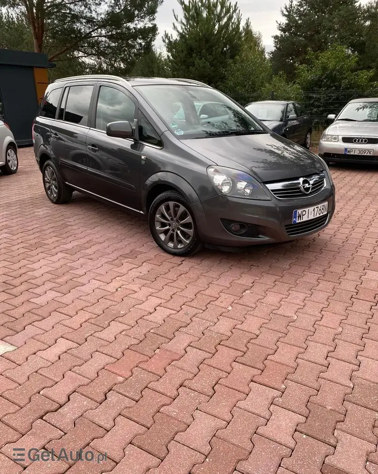 OPEL Zafira 1.6 Cosmo