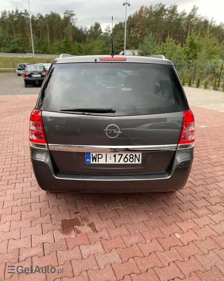 OPEL Zafira 1.6 Cosmo
