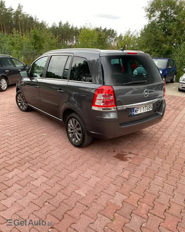 OPEL Zafira 1.6 Cosmo