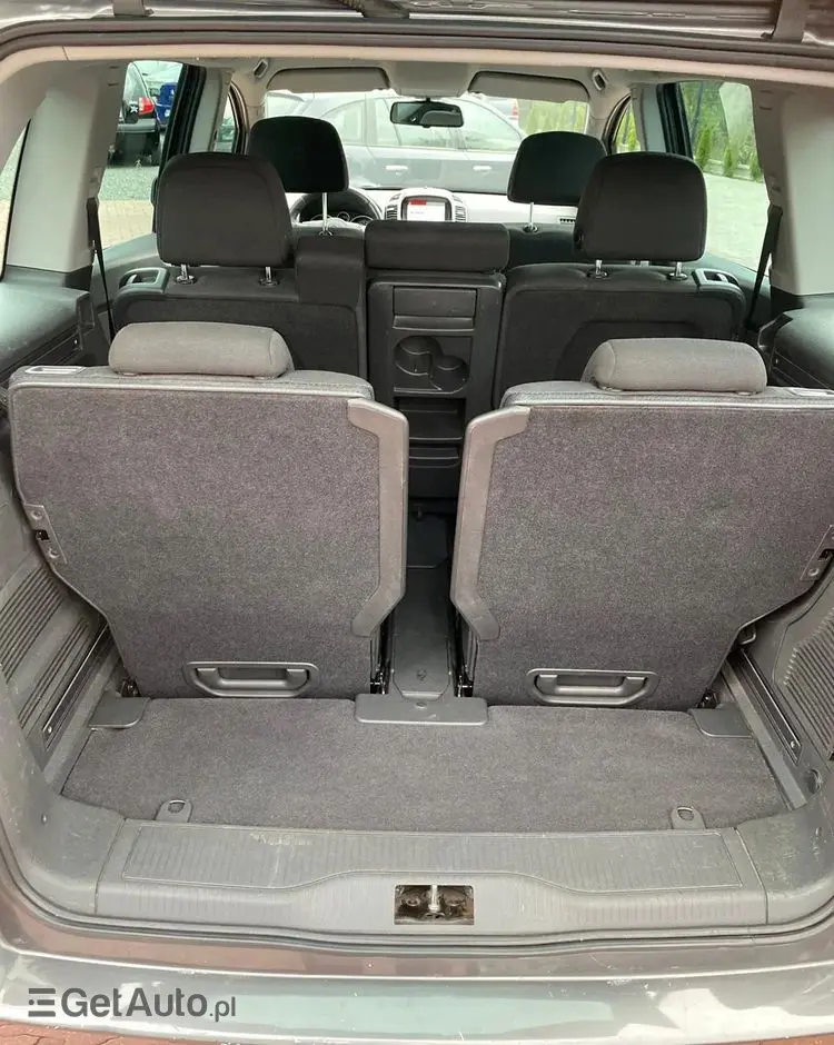 OPEL Zafira 1.6 Cosmo