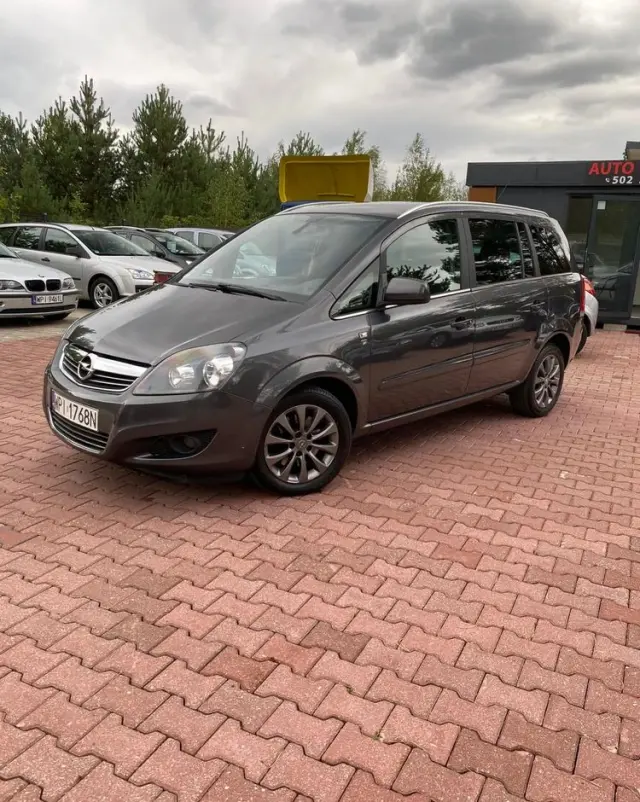 OPEL Zafira 1.6 Cosmo