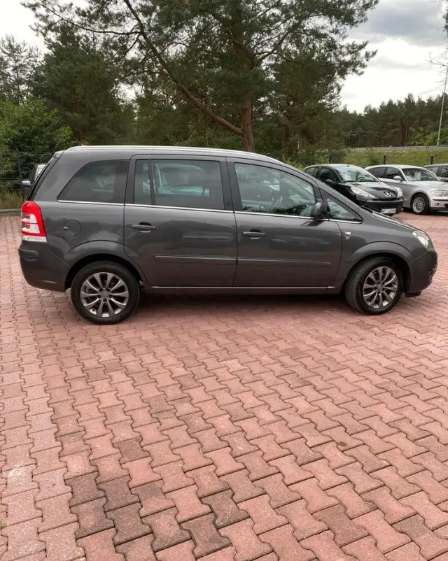 OPEL Zafira 1.6 Cosmo