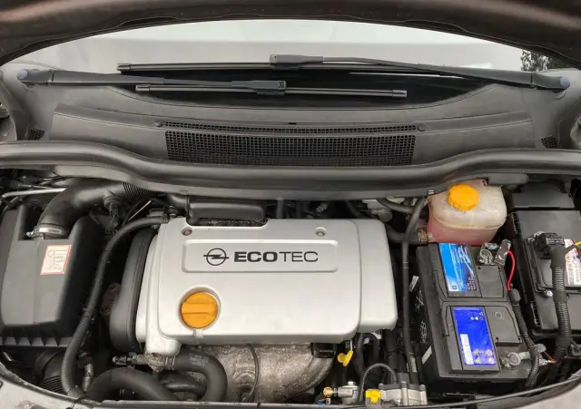 OPEL Zafira 1.6 Cosmo