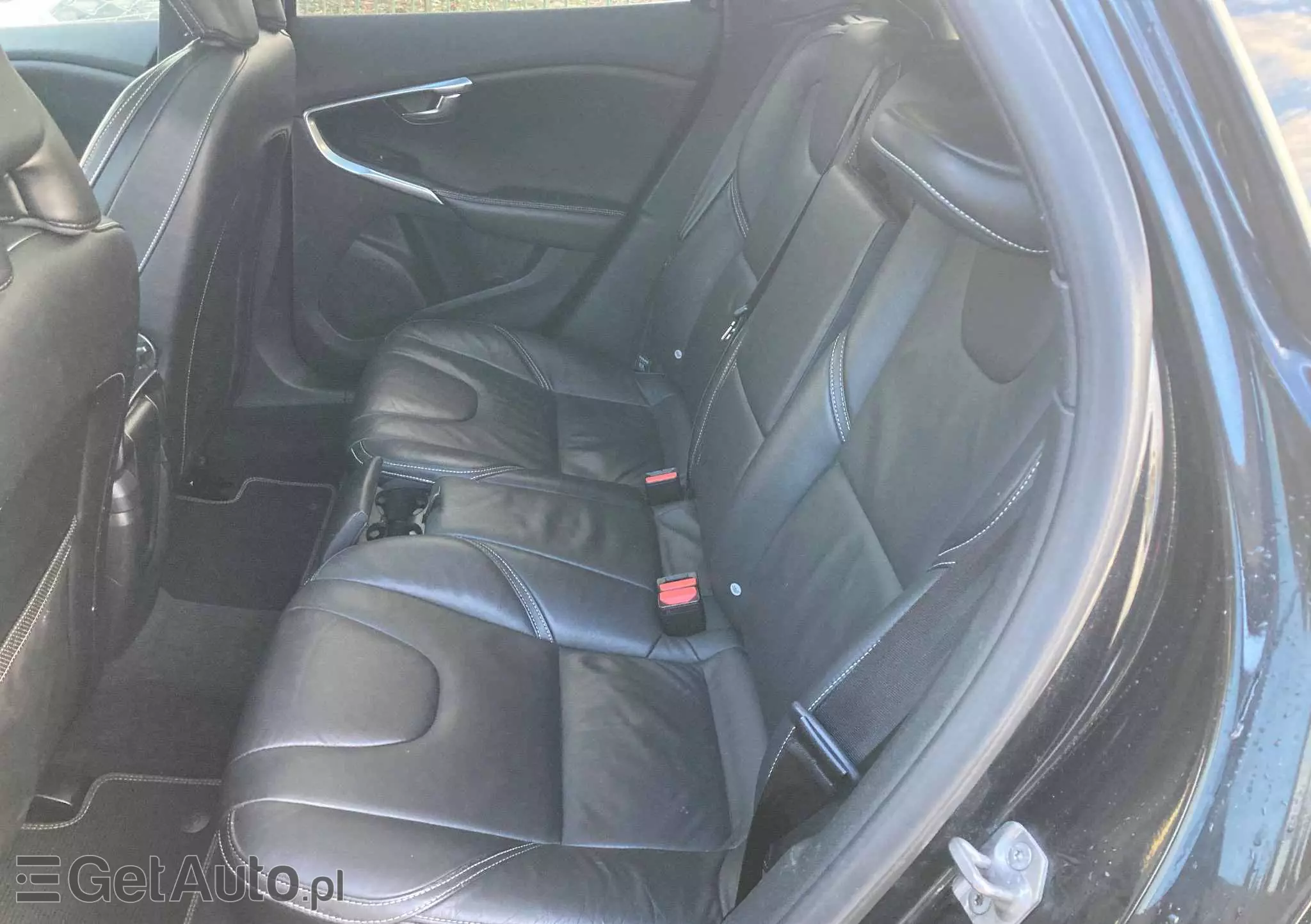 VOLVO V40 D2 R Design